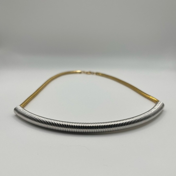✨ Two-Tone Gold & Silver Coil Collar Necklace ✨ - Picture 2 of 3